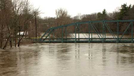 Nor’eastern flooding. Farmington River, Simsbury CT