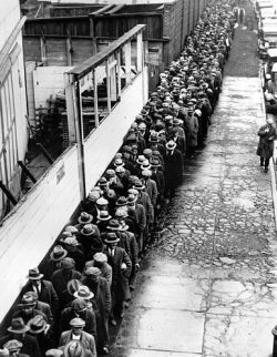 unemployment line. 1930's